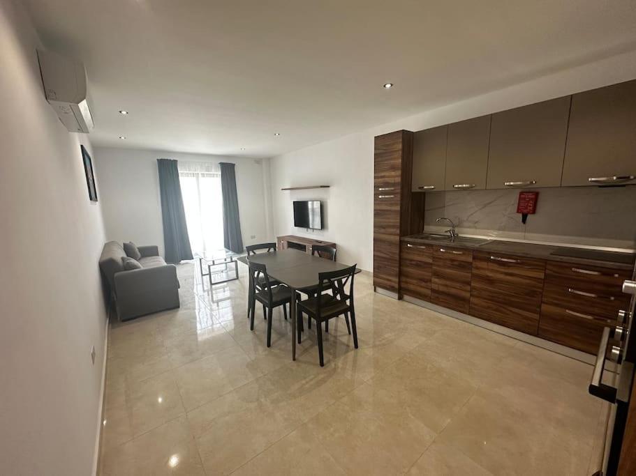 Bright 1 Bedroom Apartment In Noah Apartments, Gzira Exterior photo